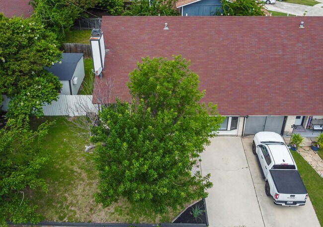 Building Photo - Charming 3-Bedroom Home in Heritage Home
