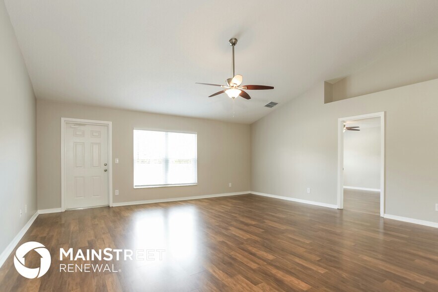 Building Photo - 1411 Hillsborough Way