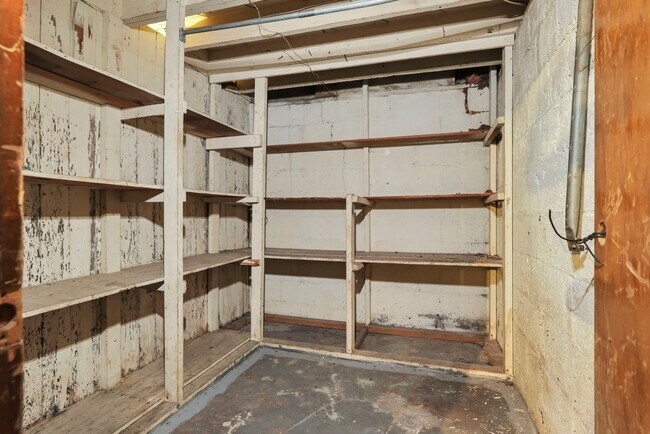 Building Photo - 27-29 S Terrace Ave