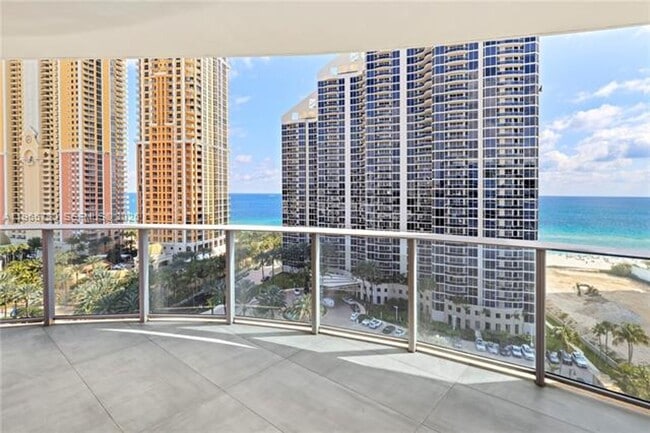 Building Photo - 17550 Collins Ave