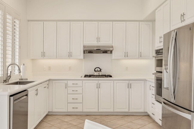 Building Photo - 133 Rainbird Cir