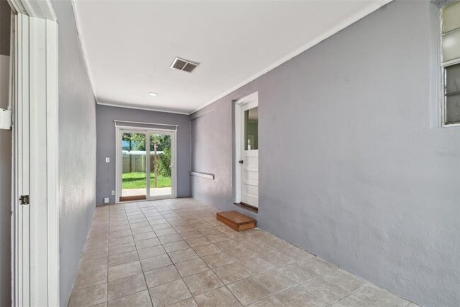 Building Photo - 1925 52nd St S