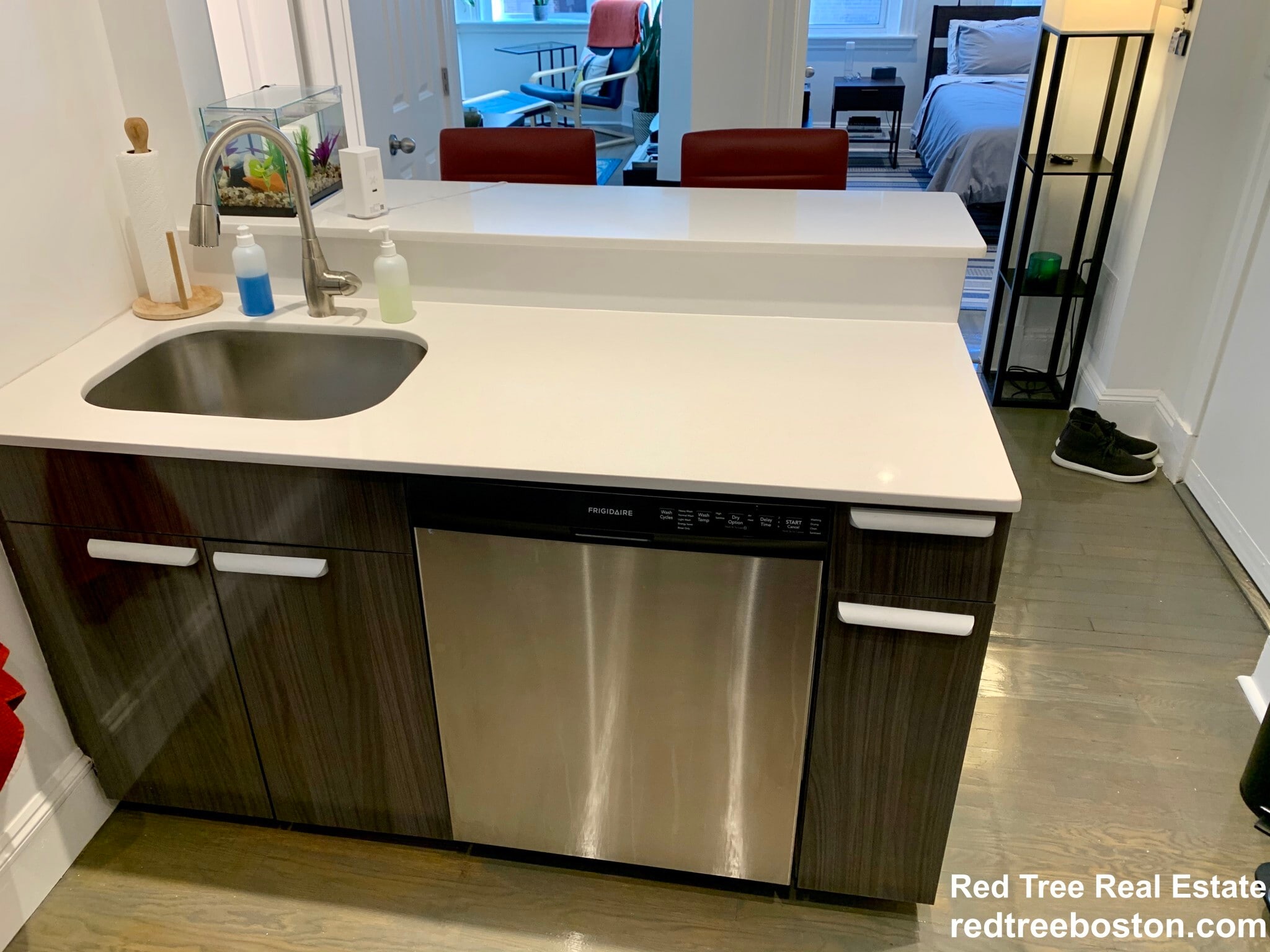 Building Photo - 100 Peterborough St