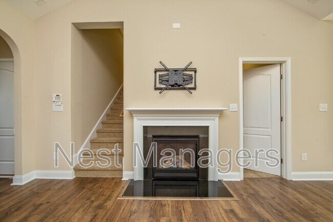 Building Photo - 620 Stonebriar Ave