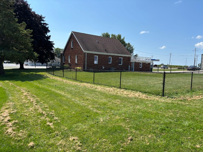 Building Photo - 5139 Algoma Rd