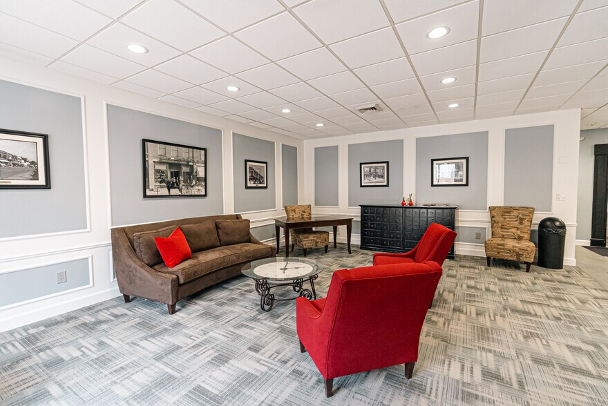 Building Photo - 35300 Woodward Ave