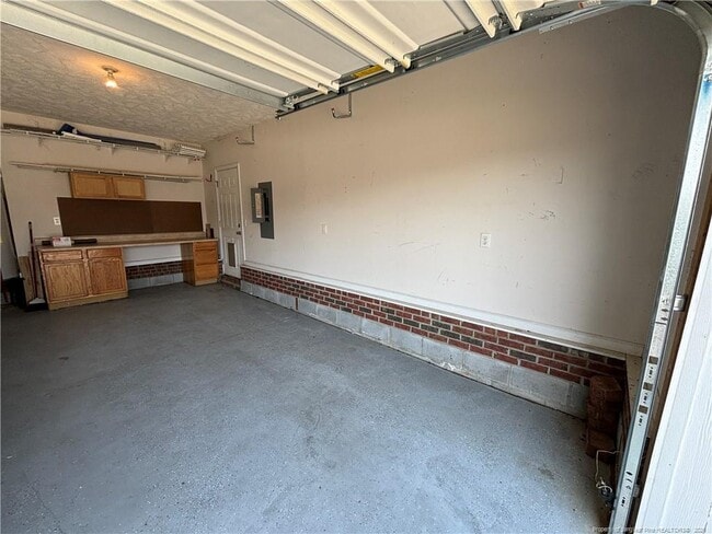 Building Photo - 7819 Rosewood Ave