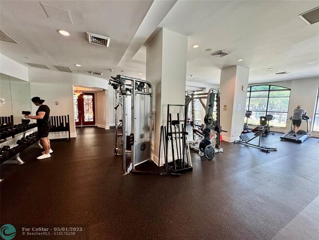 Building Photo - 610 W Las Olas Blvd