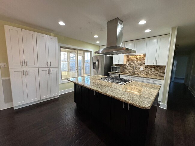 Building Photo - Farragut Cul-de-Sac Home on ½ Acre | 3BR + Sunroom | Walk to Greenway & Farragut HS