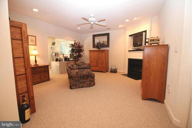 Building Photo - 4553 Fair Valley Dr