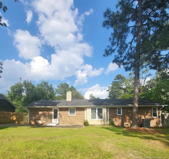 Building Photo - 7281 Pebblebrook Dr