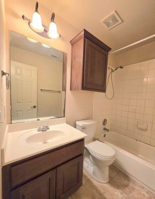 Building Photo - 2215 Conway Cove