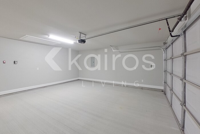 Building Photo - 13742 Willowmore Dr