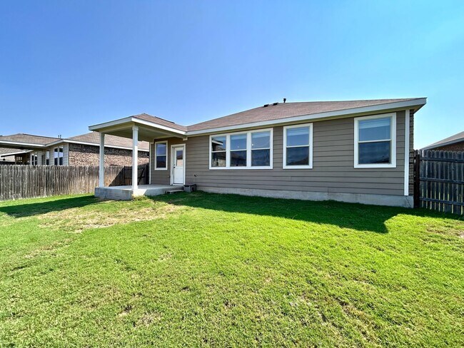 Building Photo - 3/BR 3.5/BS Two-Story Home with Large Bedr...