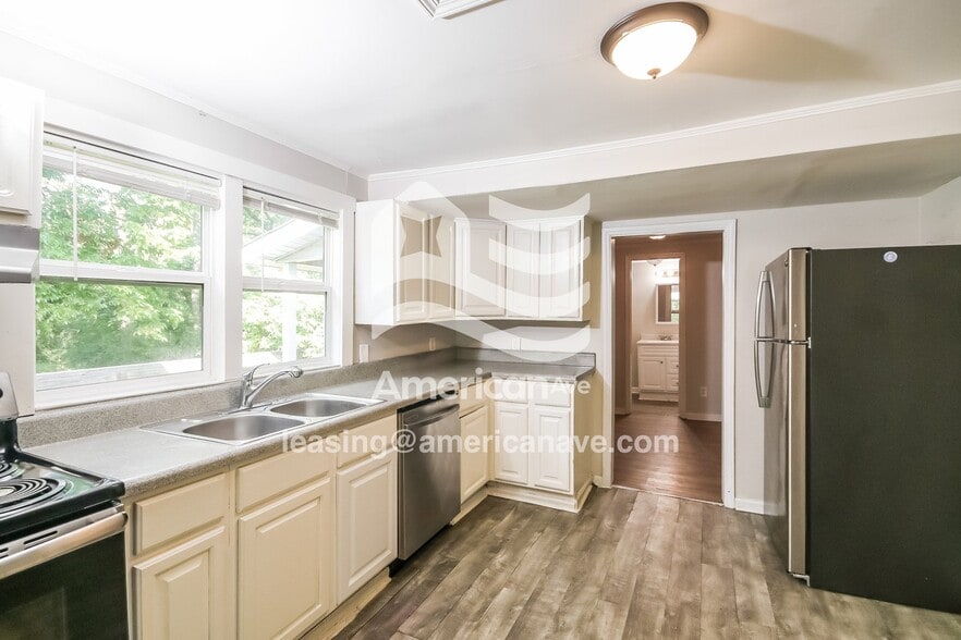 Building Photo - 1133 Standard St