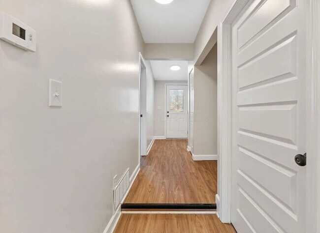 Building Photo - Elegant 3 Bedroom Home with First-Floor Laundry and Modern Style