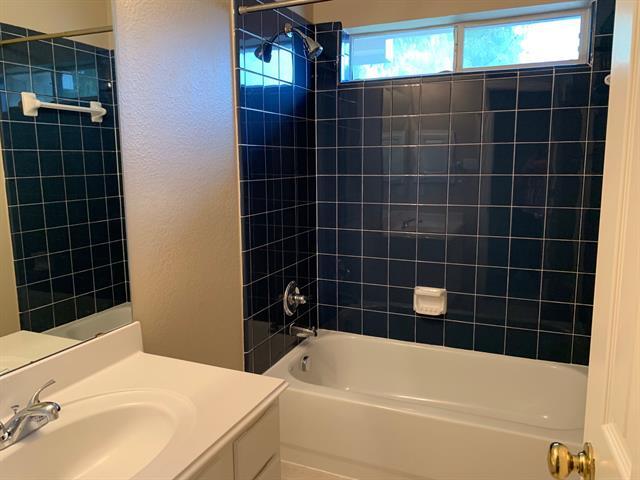 Building Photo - 2644 Dunbar Dr