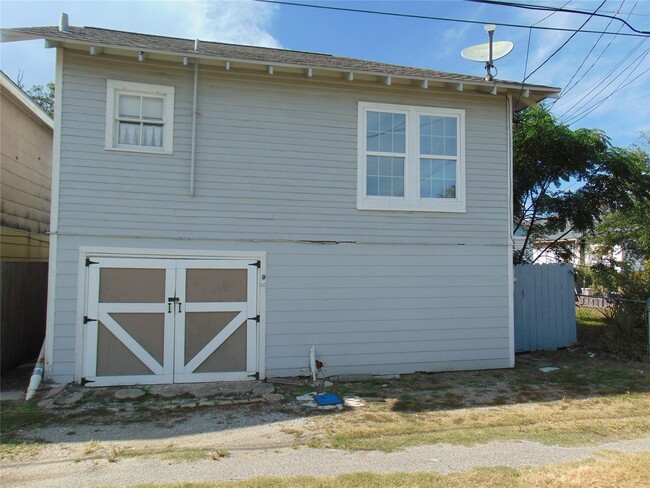 Building Photo - 5113 Avenue O 1/2