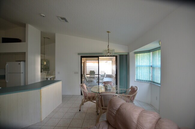 Building Photo - 366 Joy Haven Dr