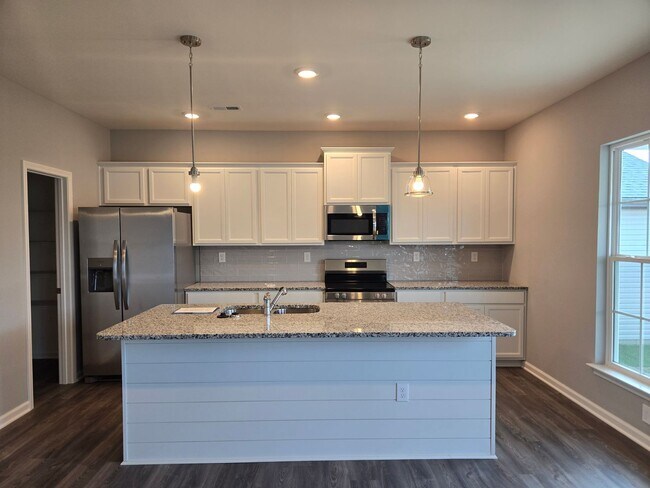 Building Photo - Masterson Hills  20260506