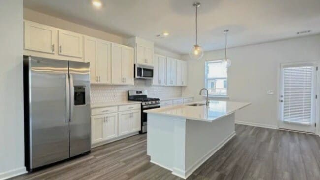 Building Photo - 7 Peeples Dr