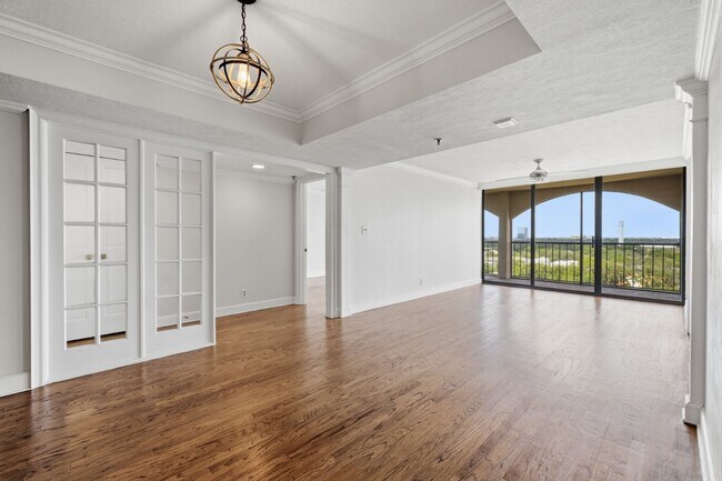 Building Photo - 3211 W Swann Ave