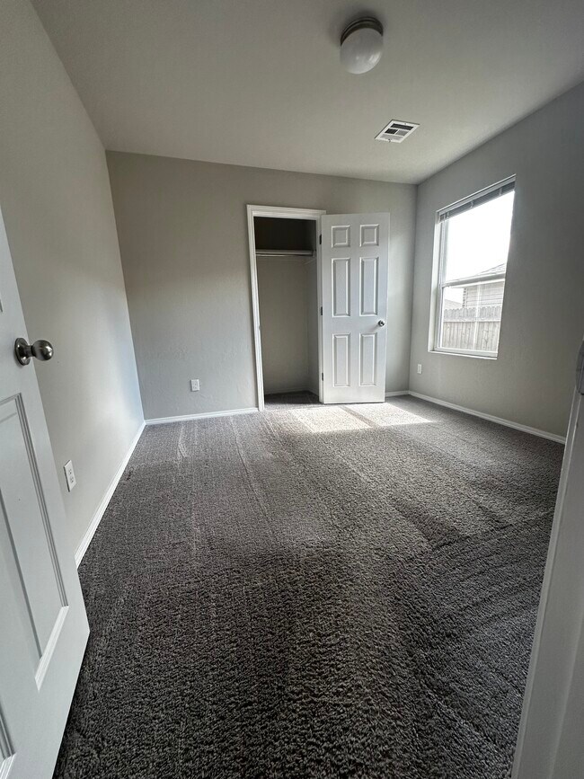 Middle Bedroom - 1218 Flint Way