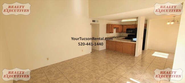 Building Photo - 22nd & Kolb Area Condo - Upstairs unit in ...