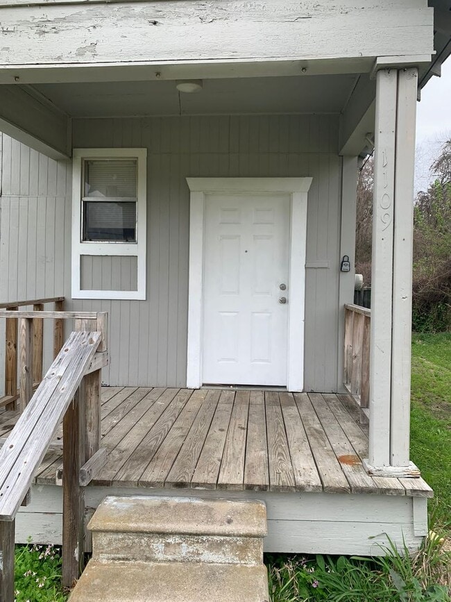 Building Photo - Completely Renovated Property, will not la...