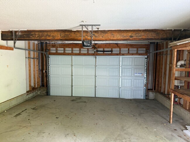 Building Photo - Lexington - Commercial Property
