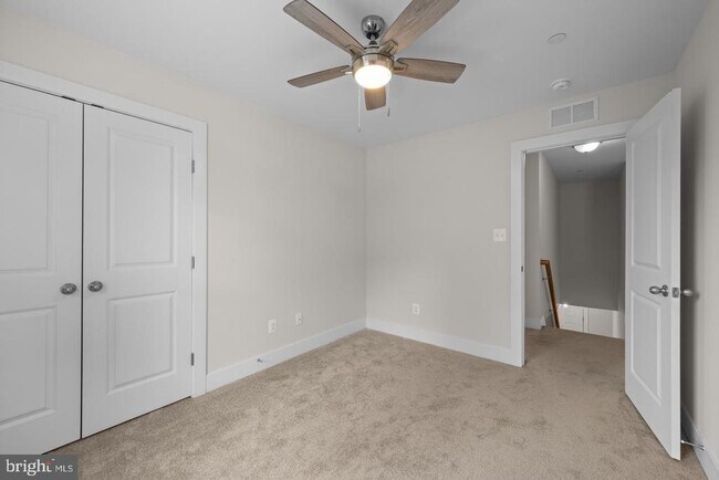Building Photo - 5707 Lowell St