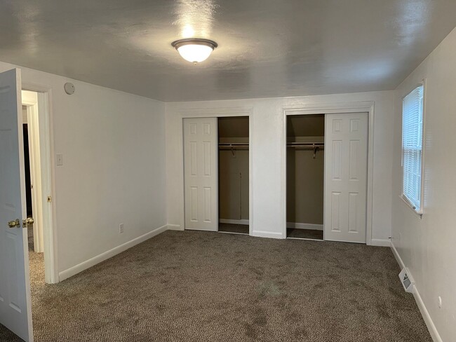 Building Photo - Coleman Place 3-bedroom, 2-bath Condo