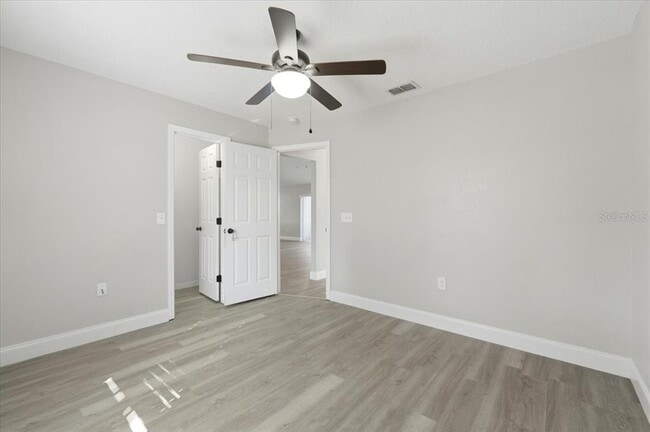 Building Photo - 985 Highland Crest Cir