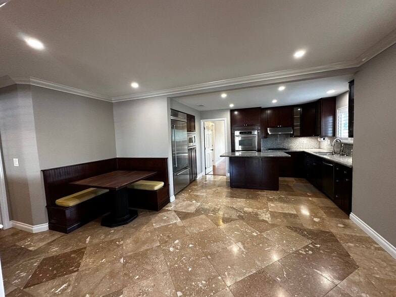 Kitche with nook - 819 W 27th St