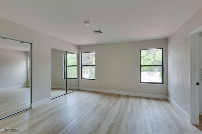 Building Photo - 2337 Chatfield Dr