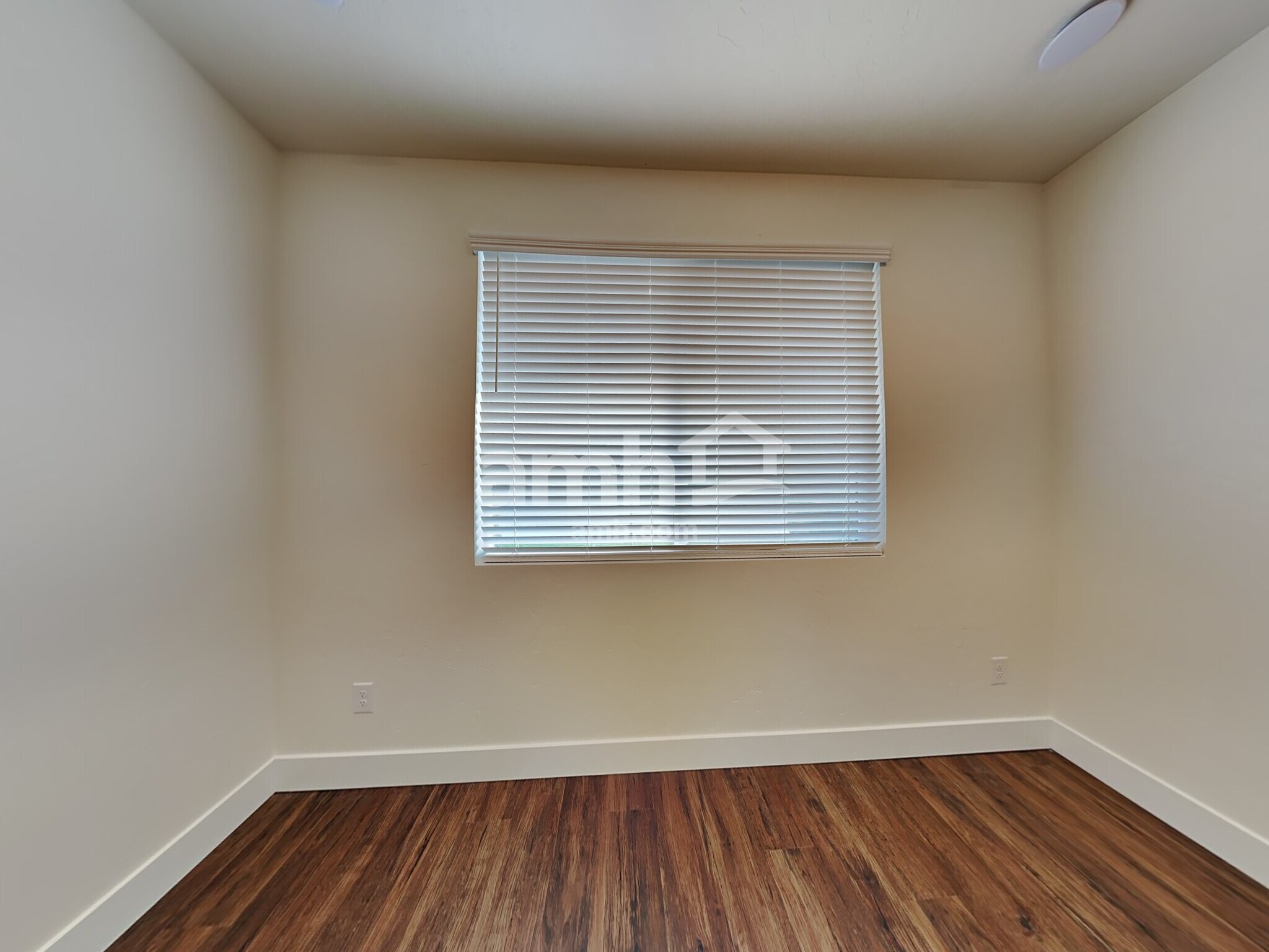 Building Photo - 9366 Wabash St