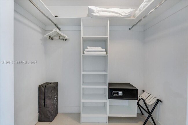 Building Photo - 4111 S Ocean Dr