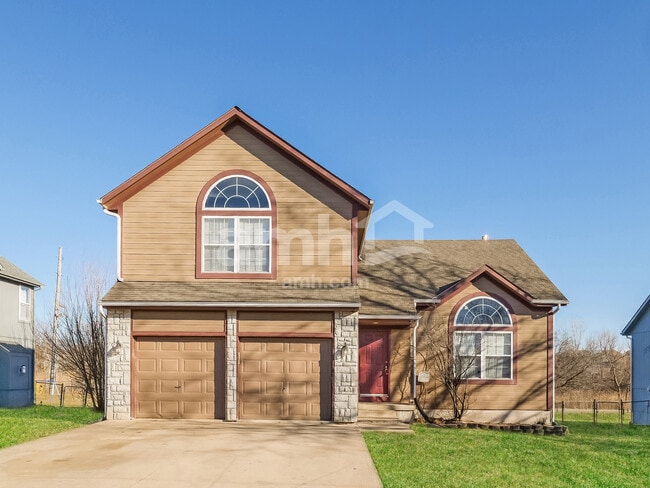 Building Photo - 713 Derby St