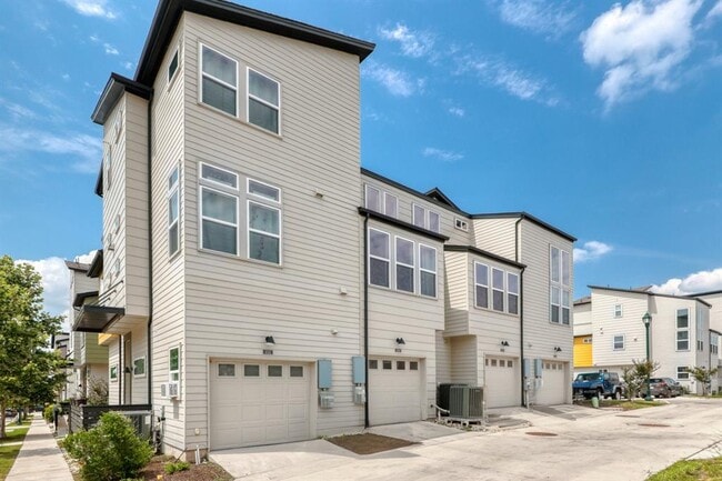 Building Photo - 4340 Attra St