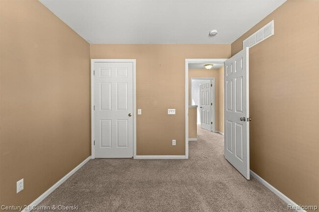 Building Photo - 7164 Richmond Dr