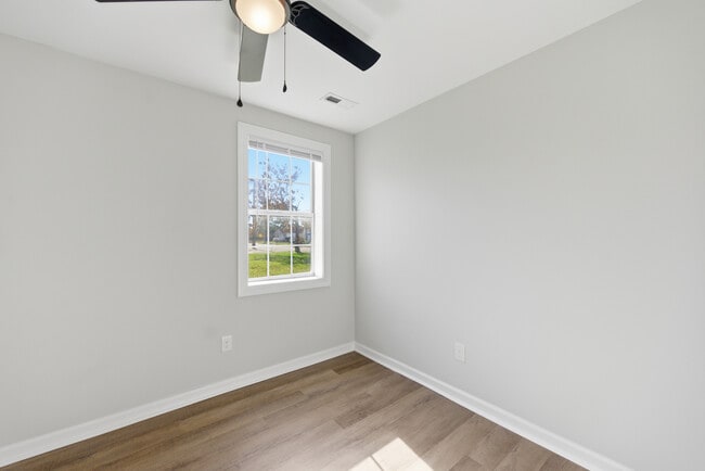 Building Photo - 4308 Roanoke Ave