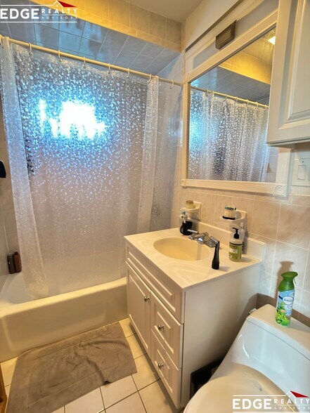 Building Photo - 25 Claymoss Rd