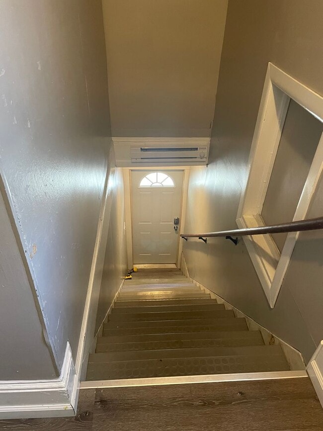 Building Photo - 15 S Grove St