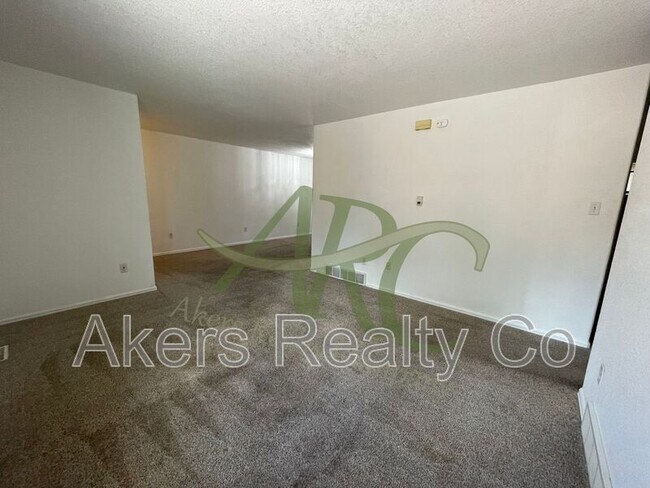 Building Photo - 2722 Poplar St