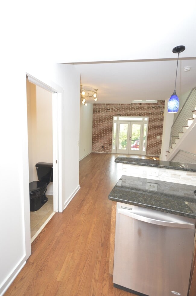 Building Photo - 142 Moreland Ave SE