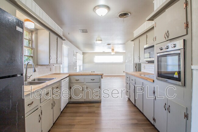 Building Photo - 4930 17th St
