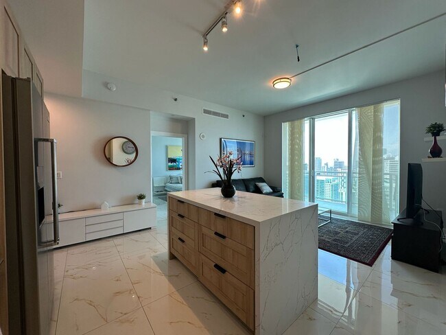 Building Photo - 950 Brickell Bay Dr