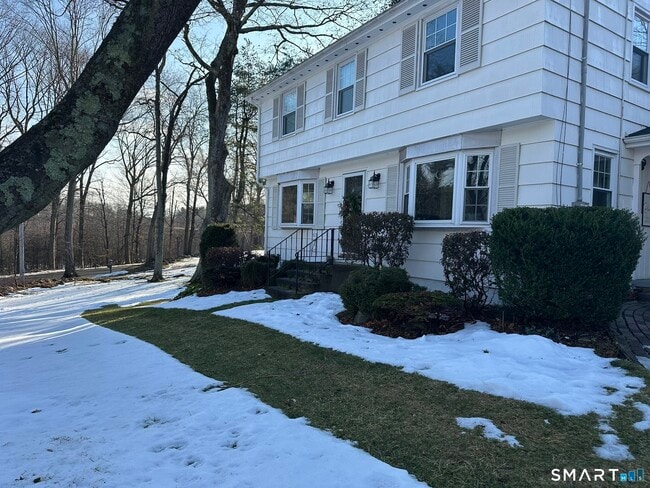 Building Photo - 2 Hurd St