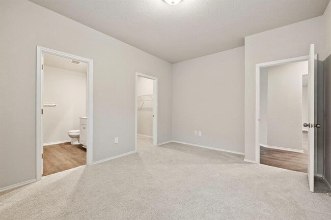 Building Photo - 3209 Ridge Pl