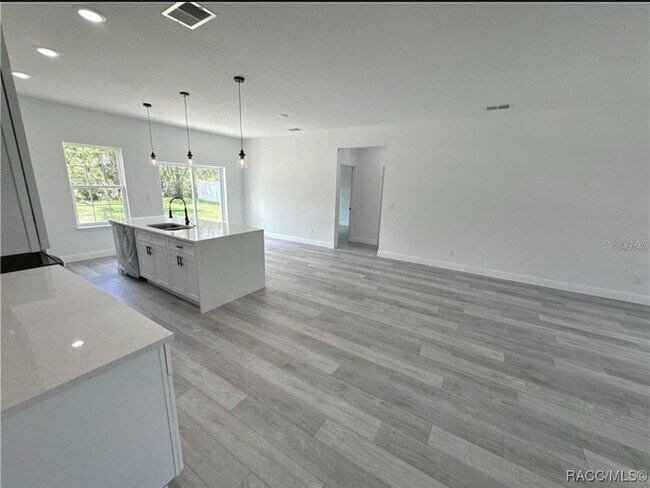 Building Photo - 8908 N Gilovu Dr